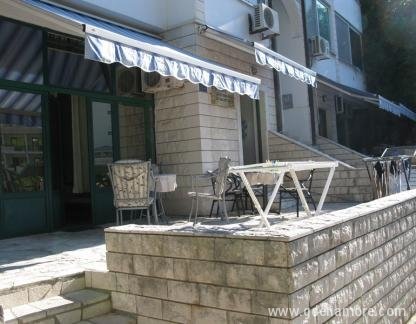 Wohnungen Katic, 3-Bett-Studio-Apartment, Privatunterkunft im Ort Petrovac, Montenegro - 1_3 Studio